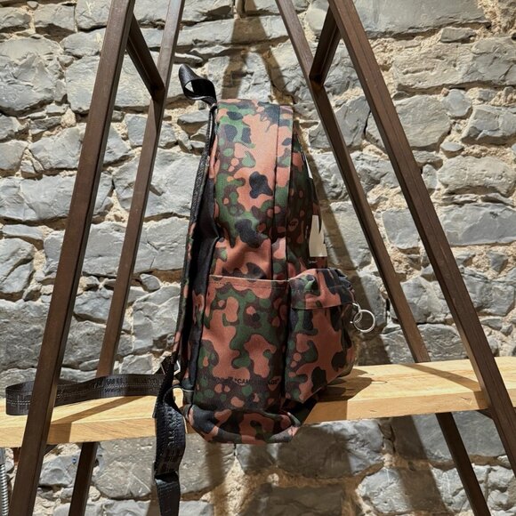 Off-White Green Camouflage Arrow Print Backpack - Picture 3 of 16